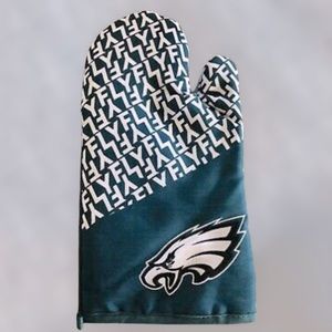 Philadelphia Eagles NFL green & white oven mitt NWT 🦅